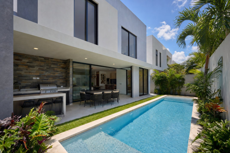 Read more about the article House for Sale in Residencial Via Cumbres Cancun with Pool