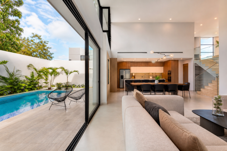 Read more about the article House for Sale in Via Cumbres Cancun with Pool