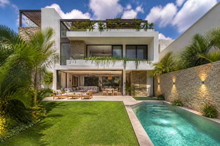 Read more about the article Puerto Cancun residence: Pool and Roof Garden Buyer Review