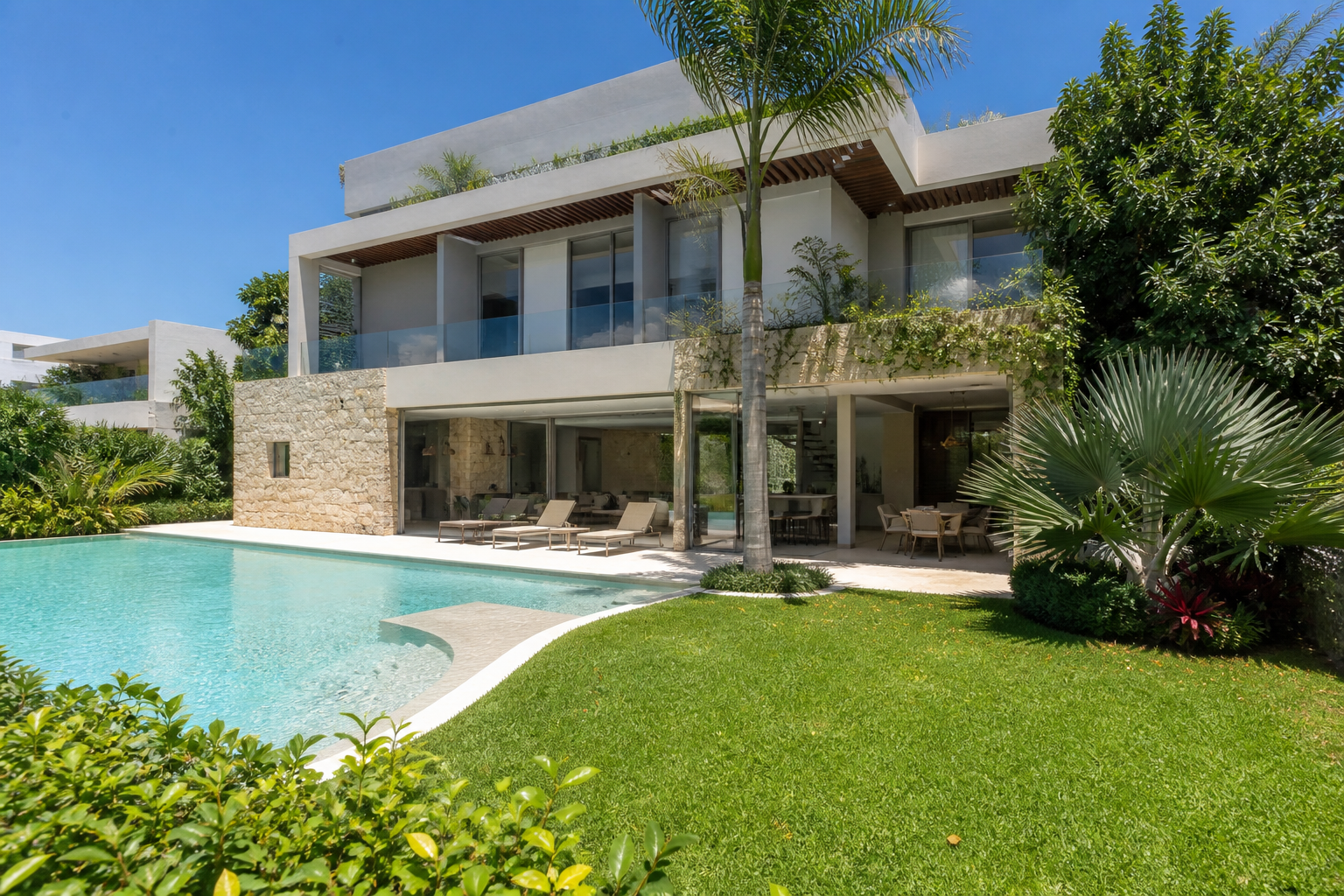 You are currently viewing Puerto Cancun home: Pool, Roof Garden and Study