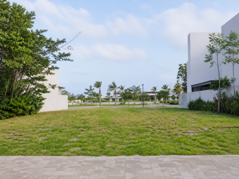 Read more about the article La Laguna land: 218 m2 Lot in Puerto Cancún