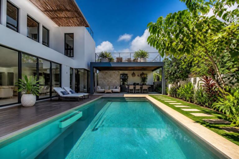 Read more about the article Propiedad Puerto Cancún: Alberca, Jardín y Roof Garden